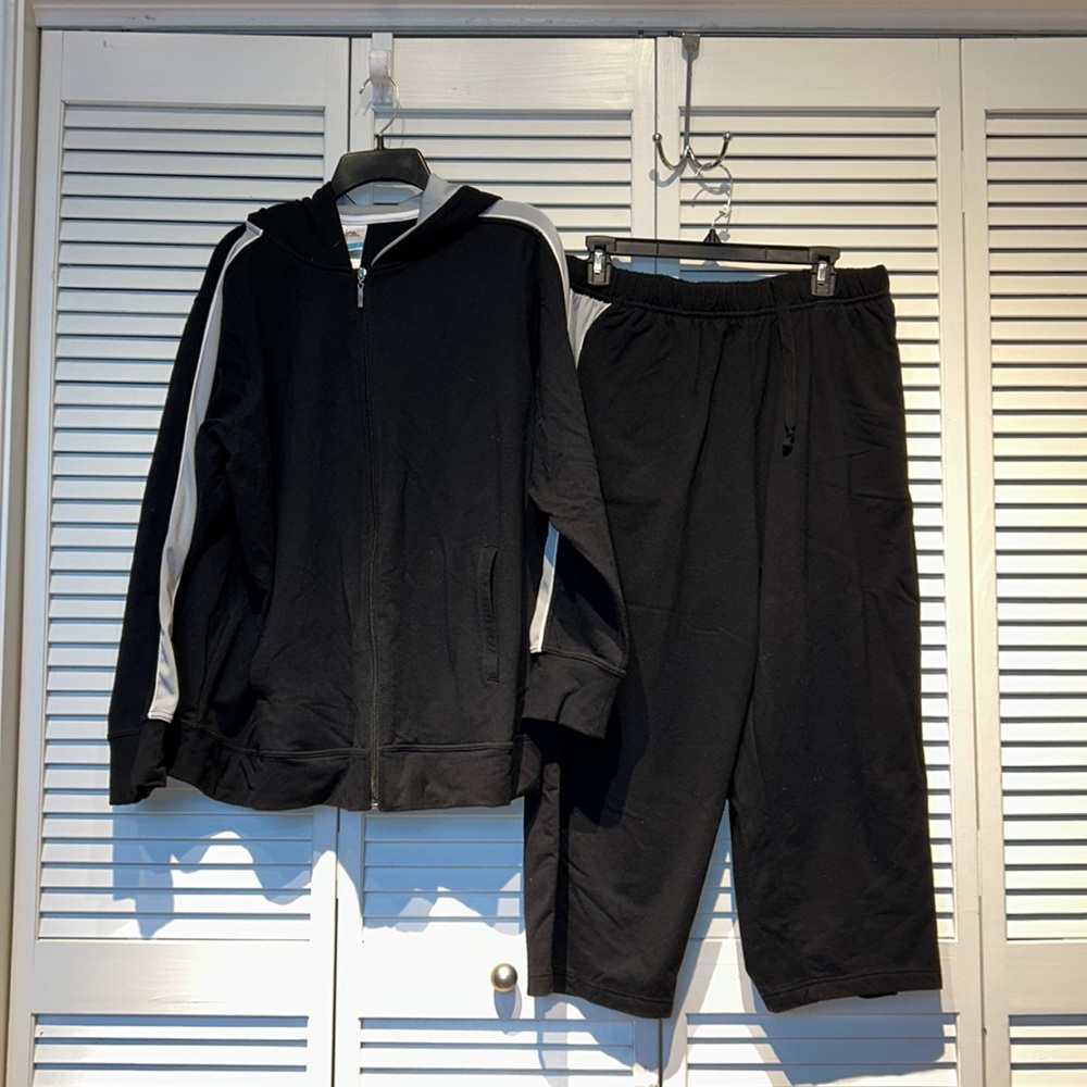 🫶🏼NWT- JMS just my size women warm-up suit, size 1X with cropped pants